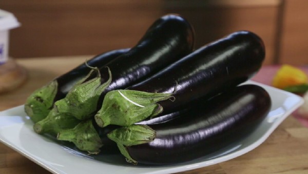 Patlıcan Buzlukta Saklanır Mı? Patlıcan Buzlukta Nasıl Saklanır? Patlıcan Buzlukta Saklanır Mı? Patlıcan Buzlukta Nasıl Saklanır?